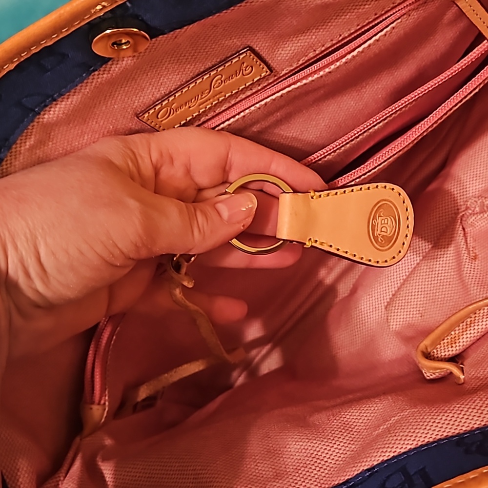 💙Dooney & Bourke Tote💙 - Picture 14 of 17